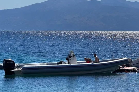 Sarandë: Small-Group Boat Tour on Speedboat Swim & Snorkel Stops