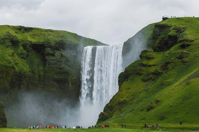 Reykjavik: Private South Coast Waterfalls, Beach and Glacier Tour
