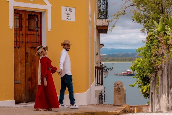 Private Vacation Photoshoot with Photographer in San Juan