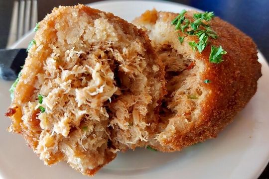 Tampa Food Tour with 5 Tastings of Local Favourites Classics