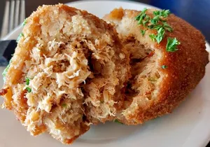 Tampa Food Tour with 5 Tastings of Local Favourites Classics