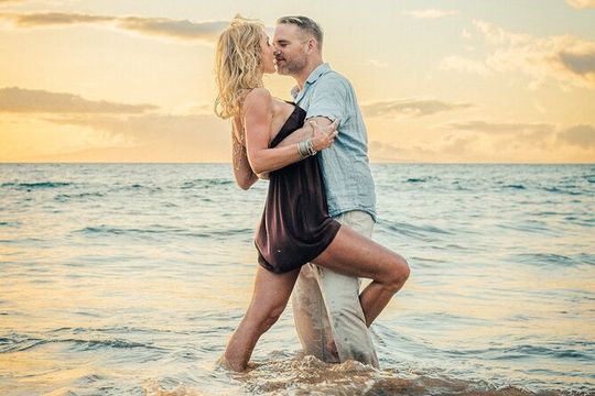 A Romantic Photoshoot for 2 in Maui