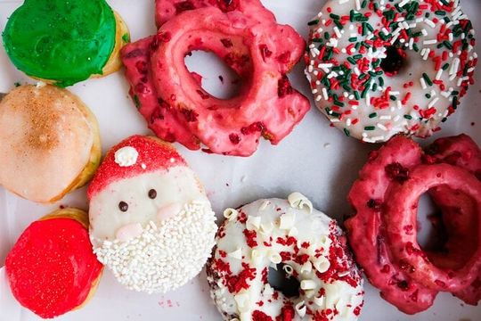 Donuts, Lights & History: DC’s Holiday Walking Food Tour