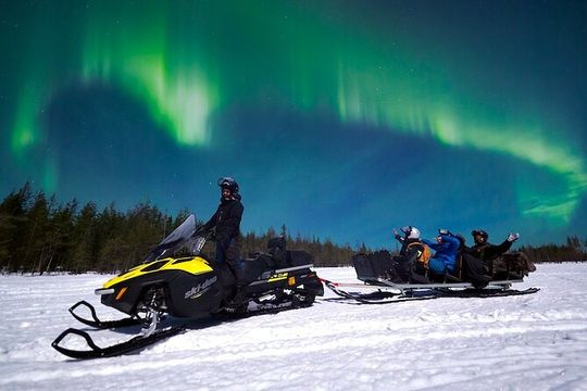 Snowmobile Guided Tour within The Date with Aurora in Alaska