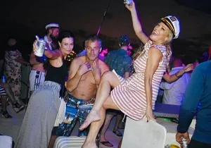 Los Cabos Catamaran: Iconic Sunset Cruise with Drinks & DJ