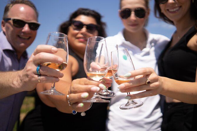 Niagara-on-the-Lake Wine Tour with Lunch