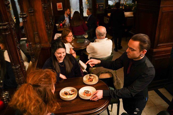 Eating Edinburgh: Old Town Food & Drinks Tour