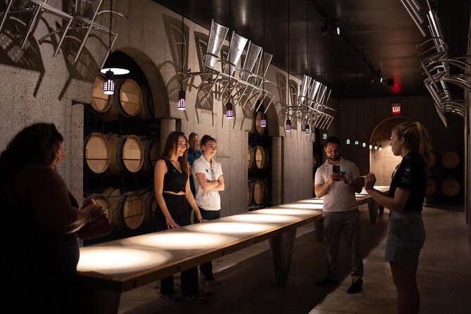 Niagara-on-the-Lake Wine Tour with Tastings