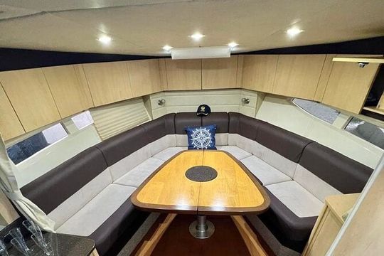 Cancun Private Yacht – Luxury 37ft Yacht for 12 Guests