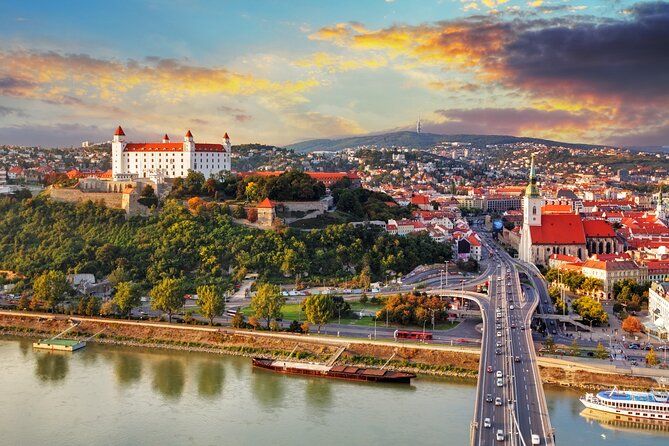 Budapest-Vienna One-Way Sightseeing Transfer