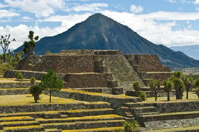 From Puebla: Tour in Cantona + alchichica lagoon all-Inclusive