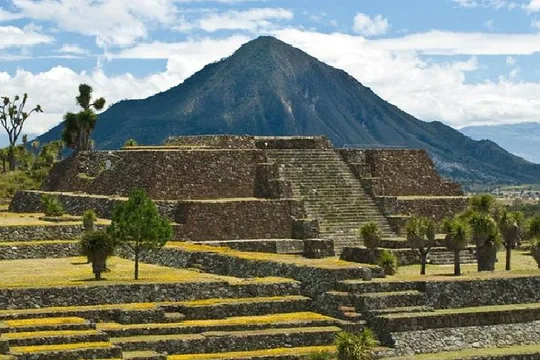 From Puebla: Tour in Cantona + alchichica lagoon all-Inclusive