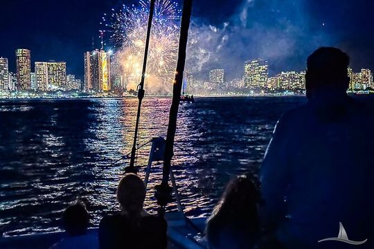 3 Hour Luxury Private Sailing Catamaran for 7-12 People