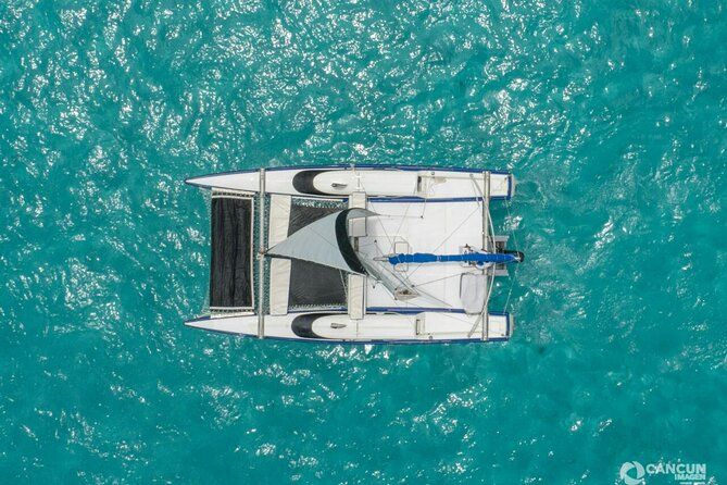Private Catamaran to Isla Mujeres & Open Bar
