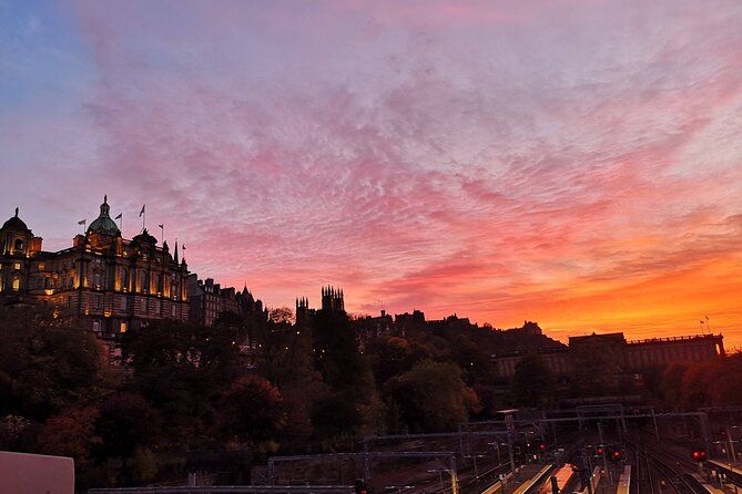 Tasty and Indulgent Food and Drink Tour in Edinburgh