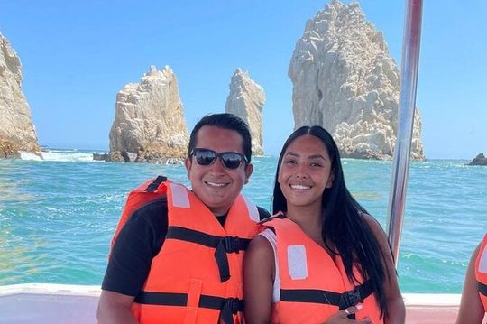 Shared Experience Glass Bottom Boat to the Arch in Cabo San Lucas