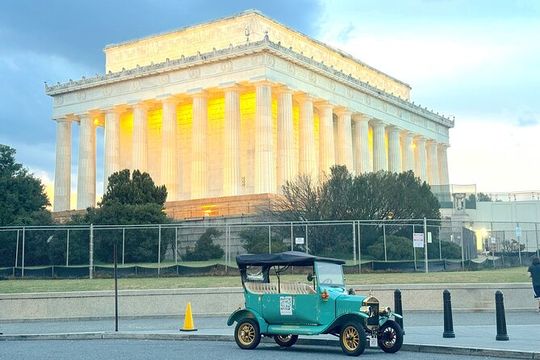 Public or Private DC Moonlight Tour by E-Cart or Vintage Car