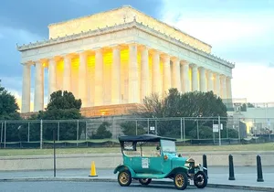 Public or Private DC Moonlight Tour by E-Cart or Vintage Car