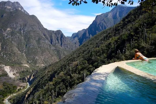 Tour to the Tolantongo Cave, starting from Mexico City