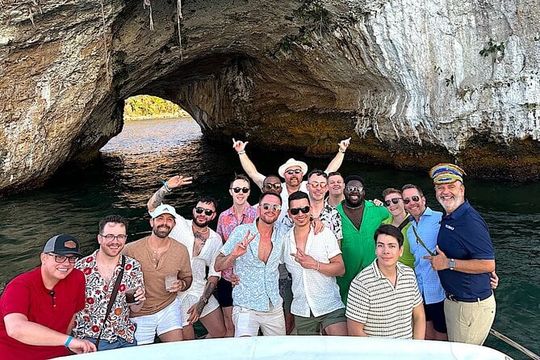 Puerto Vallarta: Gay Luxury Sunset Cruise with Premium Open Bar