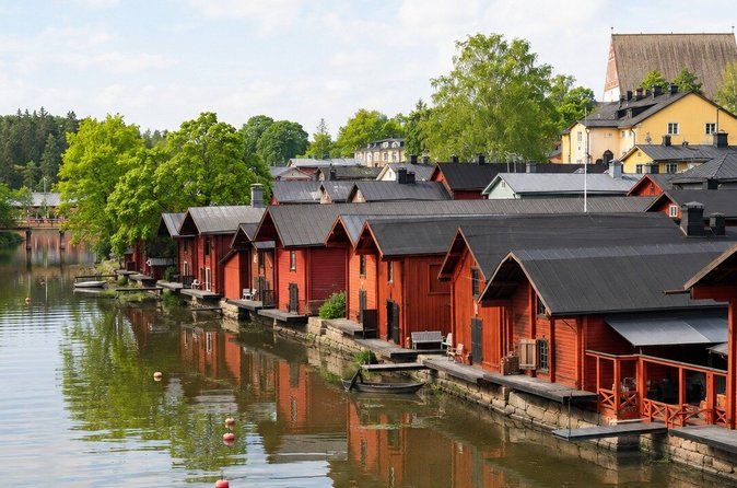 PRIVATE Helsinki & Porvoo by Car: Old Town & Local Stories