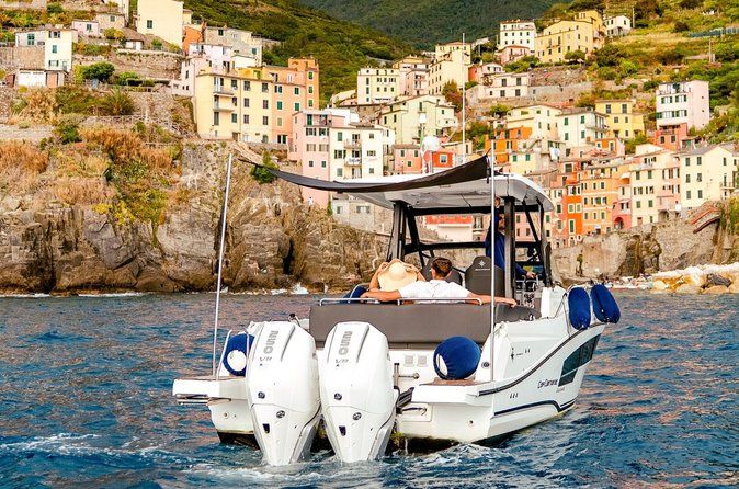 Private Boat Tour Cinque Terre & Gulf of Poets - Full day