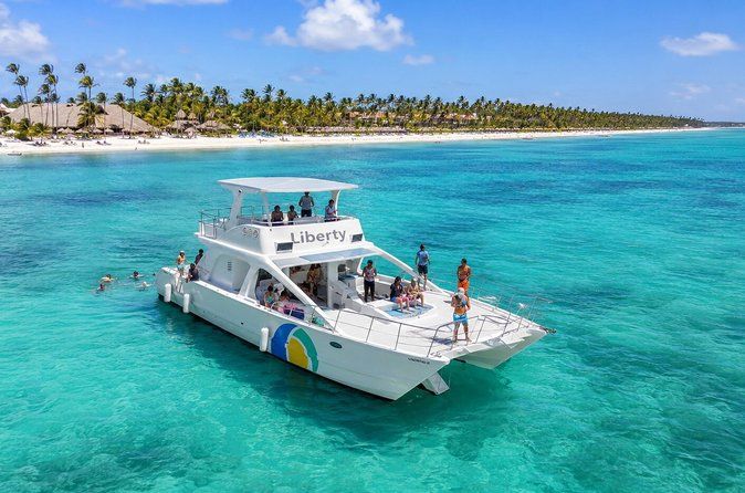 Punta Cana Private Catamaran with Snorkeling & Natural Pool