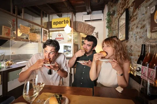 Trastevere Breakfast to Lunch Food Tour: Coffee, Maritozzi & Wine