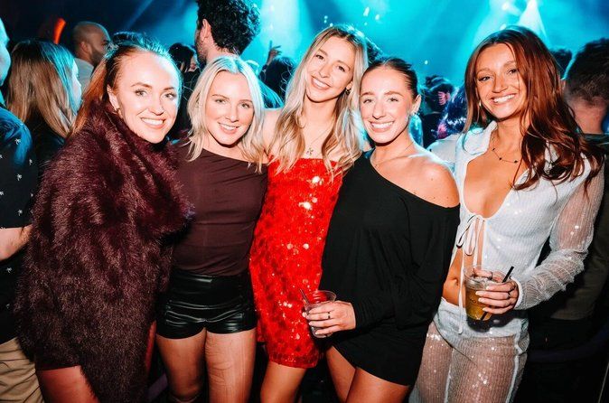 Bar Crawl Benidorm: 4 Venues 1 Night Including Karaoke & Drinks