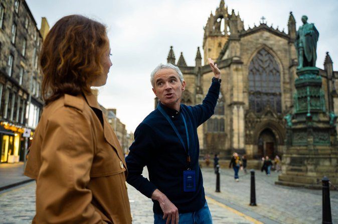 Edinburgh Private Walking Tour in English