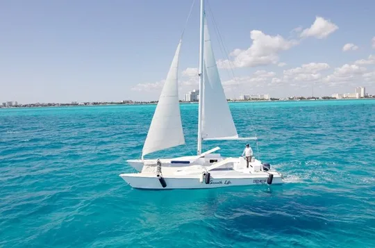Half Day Private Catamaran Tour to Isla Mujeres! Unlimited drinks