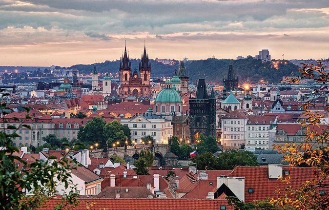 Prague Essentials & Lunch Cruise with a Cultured Guide