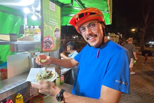 Taco Tour in Oaxaca : delicious street food by bike