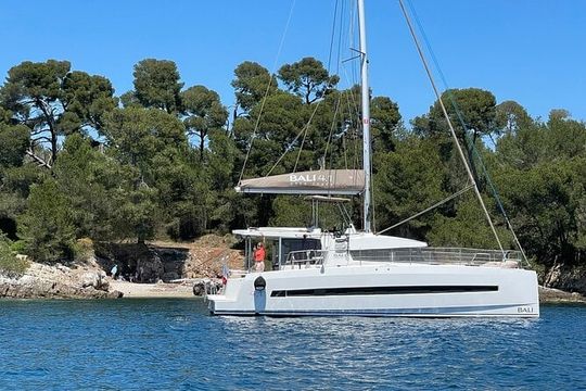 Private cruise EN catamaran, Iles DE Lérins, Antibes , Cannes