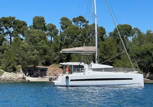 Private cruise EN catamaran, Iles DE Lérins, Antibes , Cannes