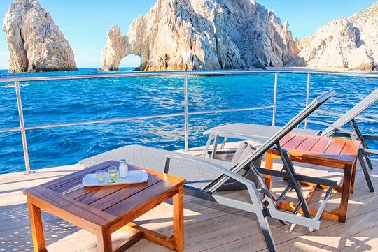 Luxury Escape, Sail with lunch, Open Bar & Water Activities