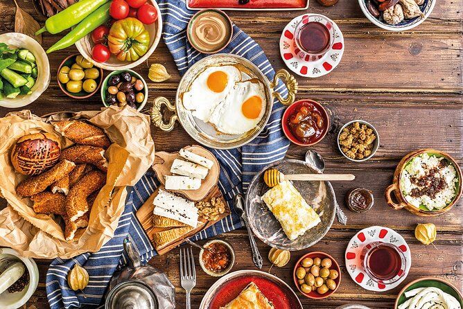 Private Traditional Turkish Breakfast & Sirince Village Tour By Locals