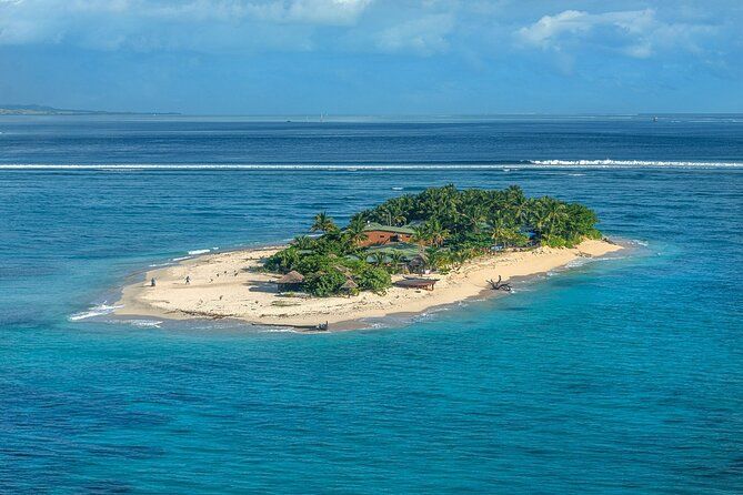 25 minutes Mamanuca Island Tour