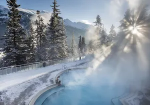 Lake Louise, Moraine Lake/Johnston Canyon, Banff Hot Springs Tour