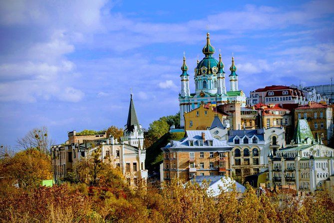 Munich’s Old Town, Top Attractions and Nature Bike Tour