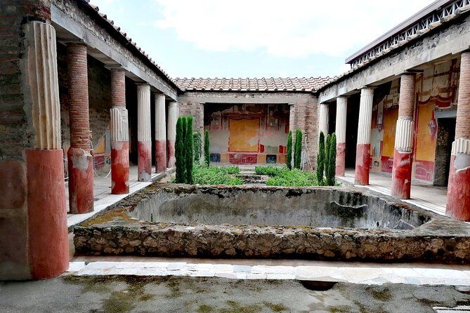 Pompeii from Naples: Smart Audio Guide with Travel Instructions