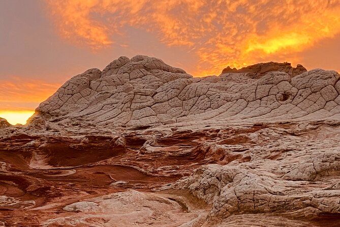 SUNSET White Pocket Off-Road & Hiking Adventure-Small Group