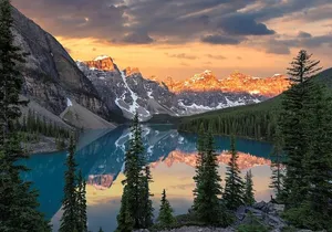 Moraine Lake Sunrise 3-Hour Tour from Canmore/Banff