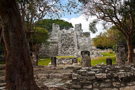 Private Tour to Pyramid El Meco & Mayan Museum in Cancún