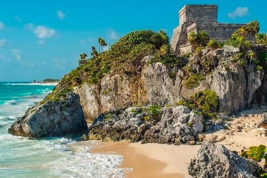 Private Tour to Tulum Ruins And Cenote Yax Muul with Lunch