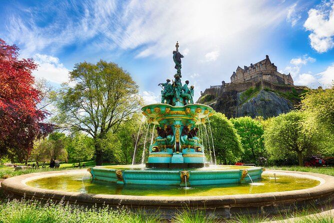 Private Full-Day Tour at Edinburgh in a Black Cab