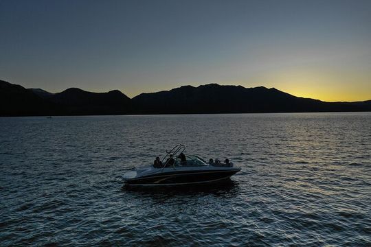 Lake Tahoe Clear Water Private Boat Tour - With Captain