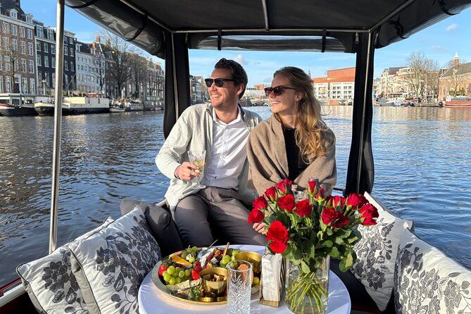 Romantic Canal Cruise Amsterdam With Bottle Prosecco and Snacks