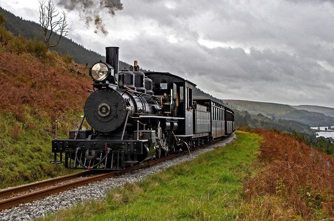 Cardiff: Welsh Castles, Mountains & Steam Railway Day Tour