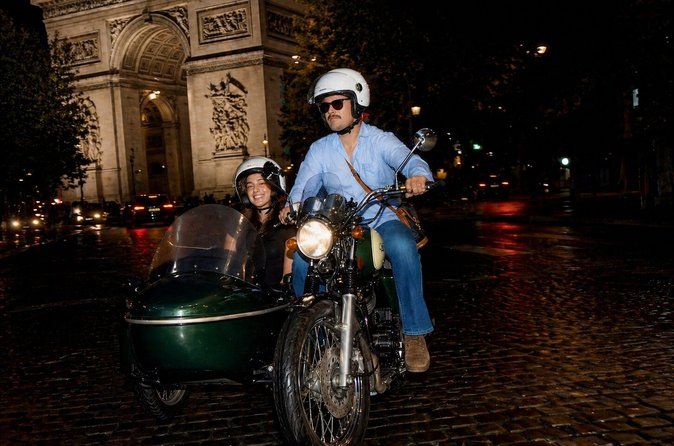 Private Nighttime Vintage Sidecar Tour with Champagne in Paris